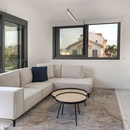 Phaedrus Living Opalia Residences Ruby * לימסול